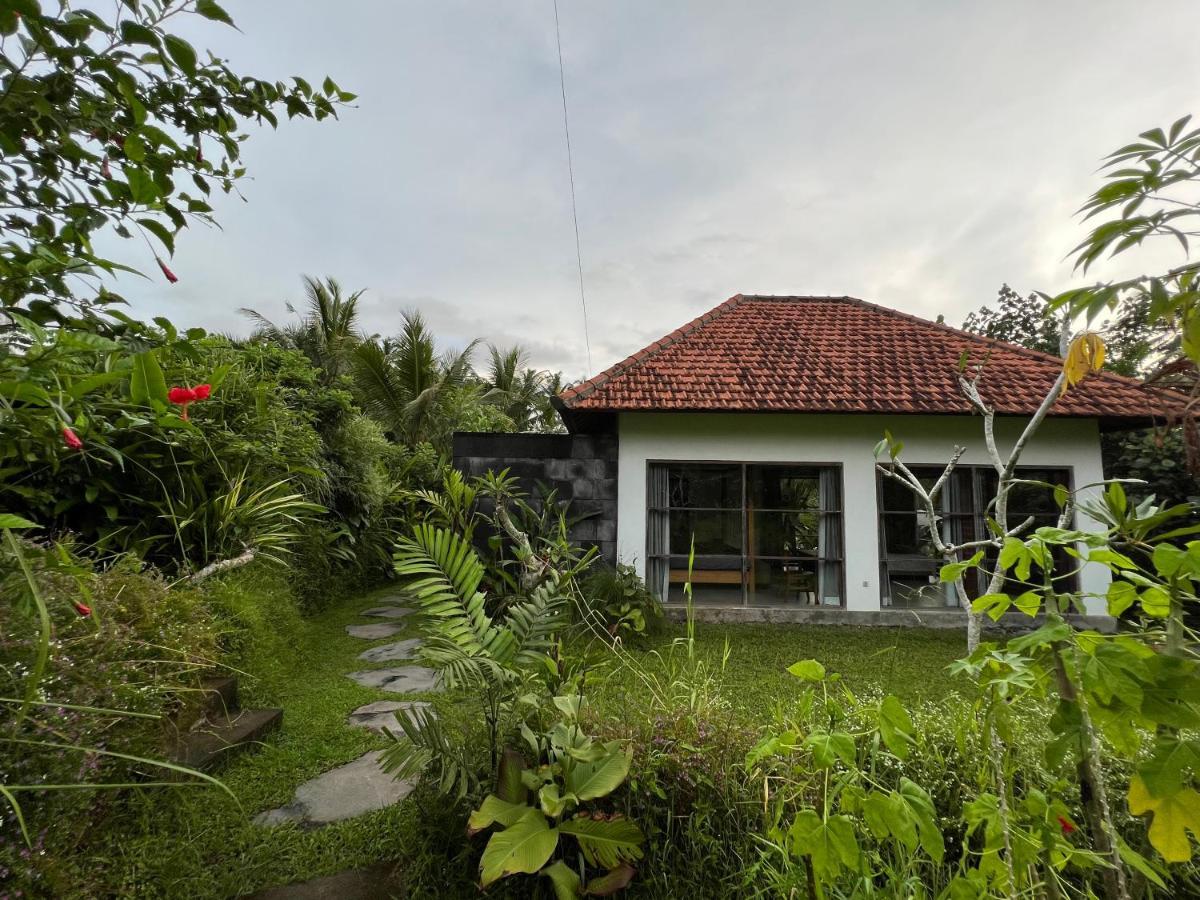 Uma Mupu Retreat Villa กีอันยาร์ ภายนอก รูปภาพ